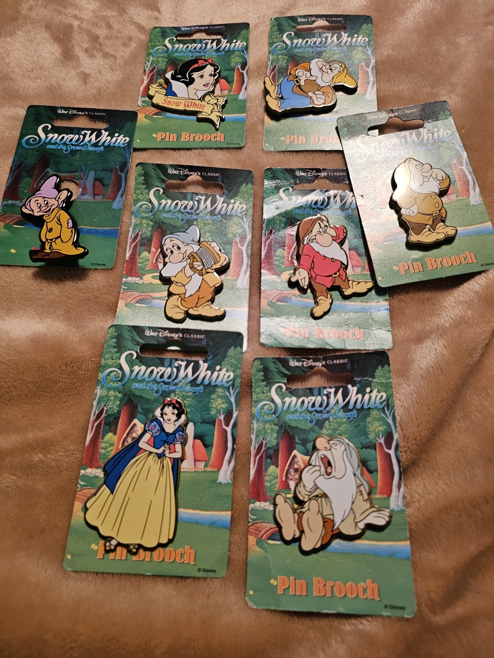 Disney Snow White Enamel Pin Brooch Set -‎ Multi-Color 💛💜💙